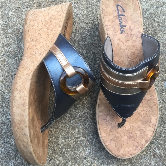 Clarks Shoes - Women's Clarks Wedge Sandals Size 7M Excellent